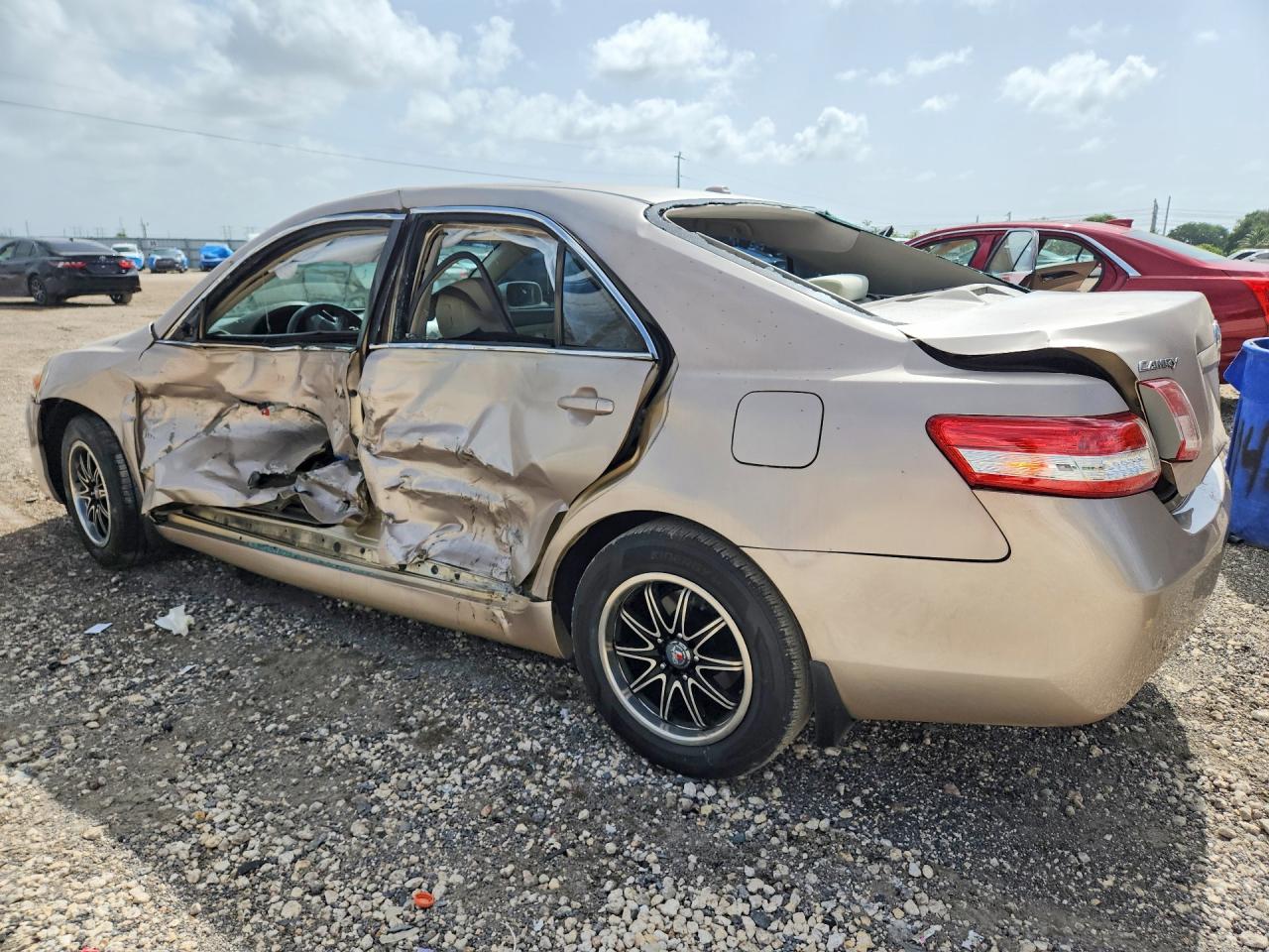 2010 TOYOTA CAMRY