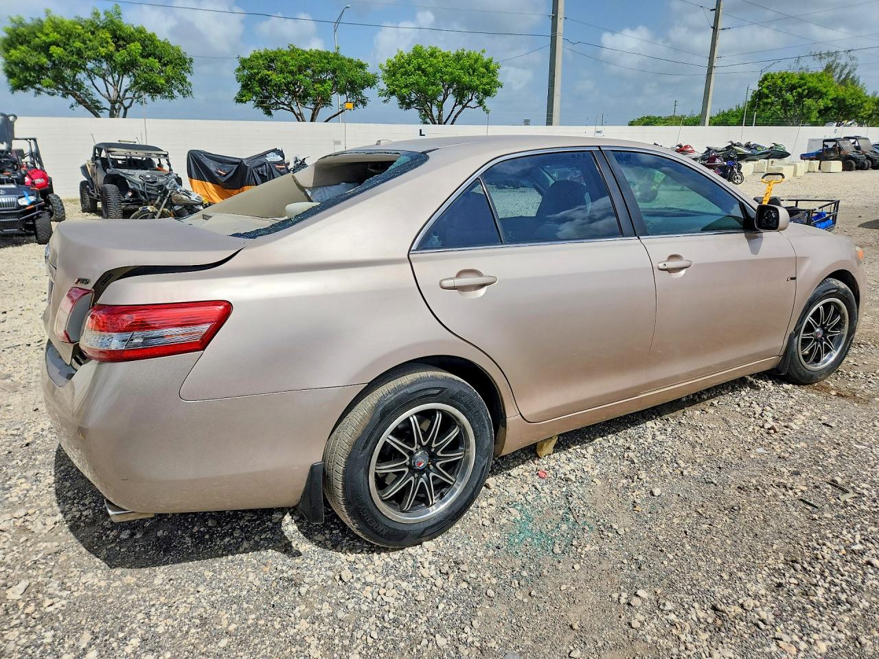 2010 TOYOTA CAMRY