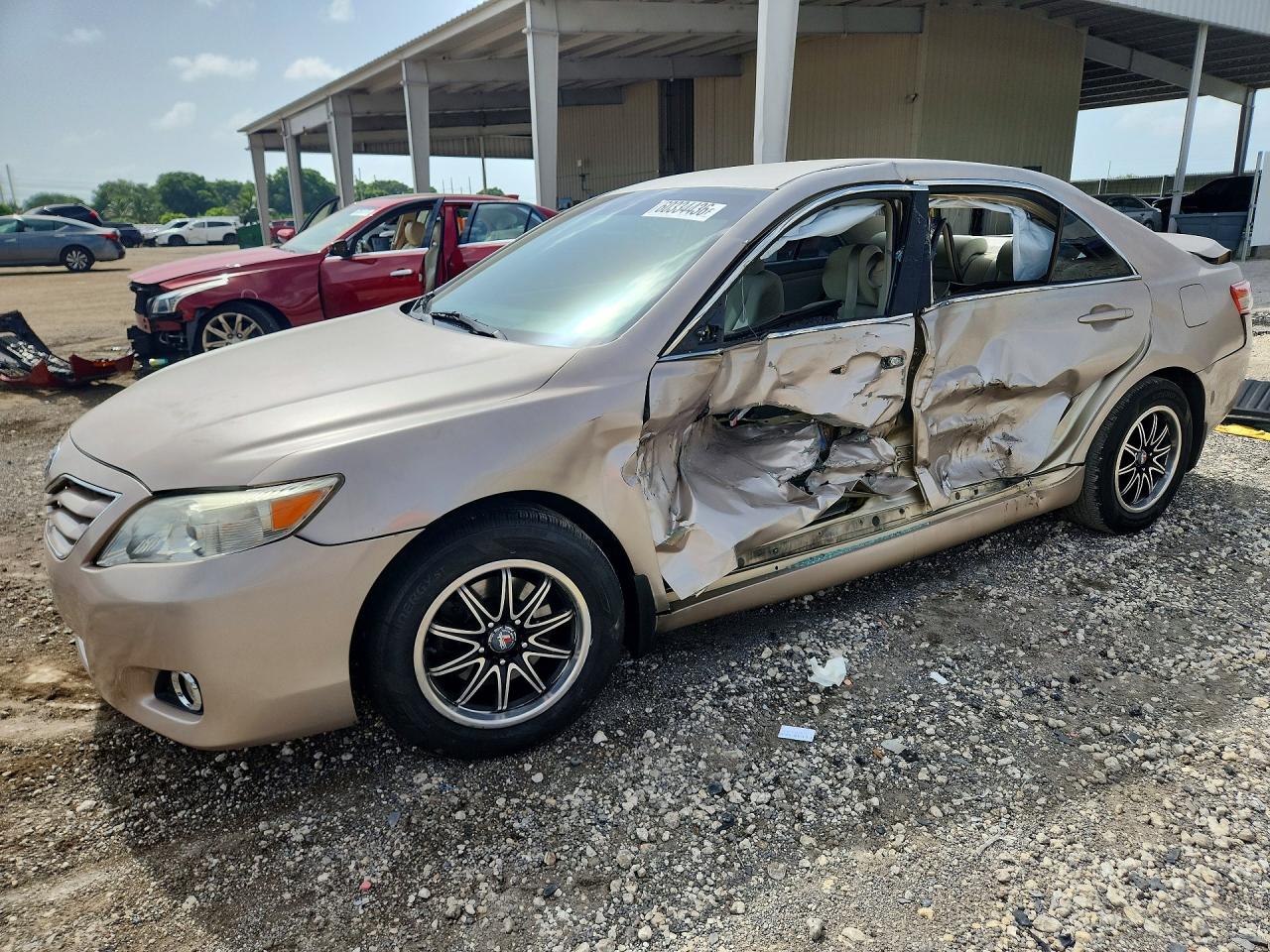 2010 TOYOTA CAMRY