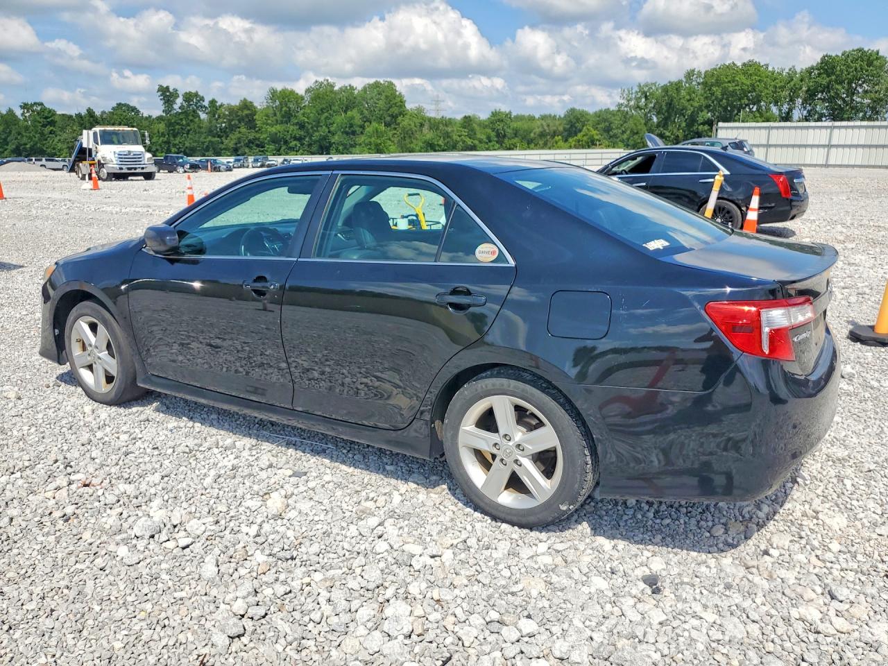 2013 TOYOTA CAMRY