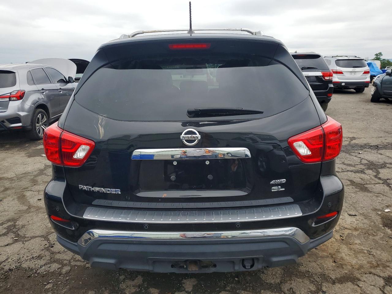 2017 NISSAN PATHFINDER