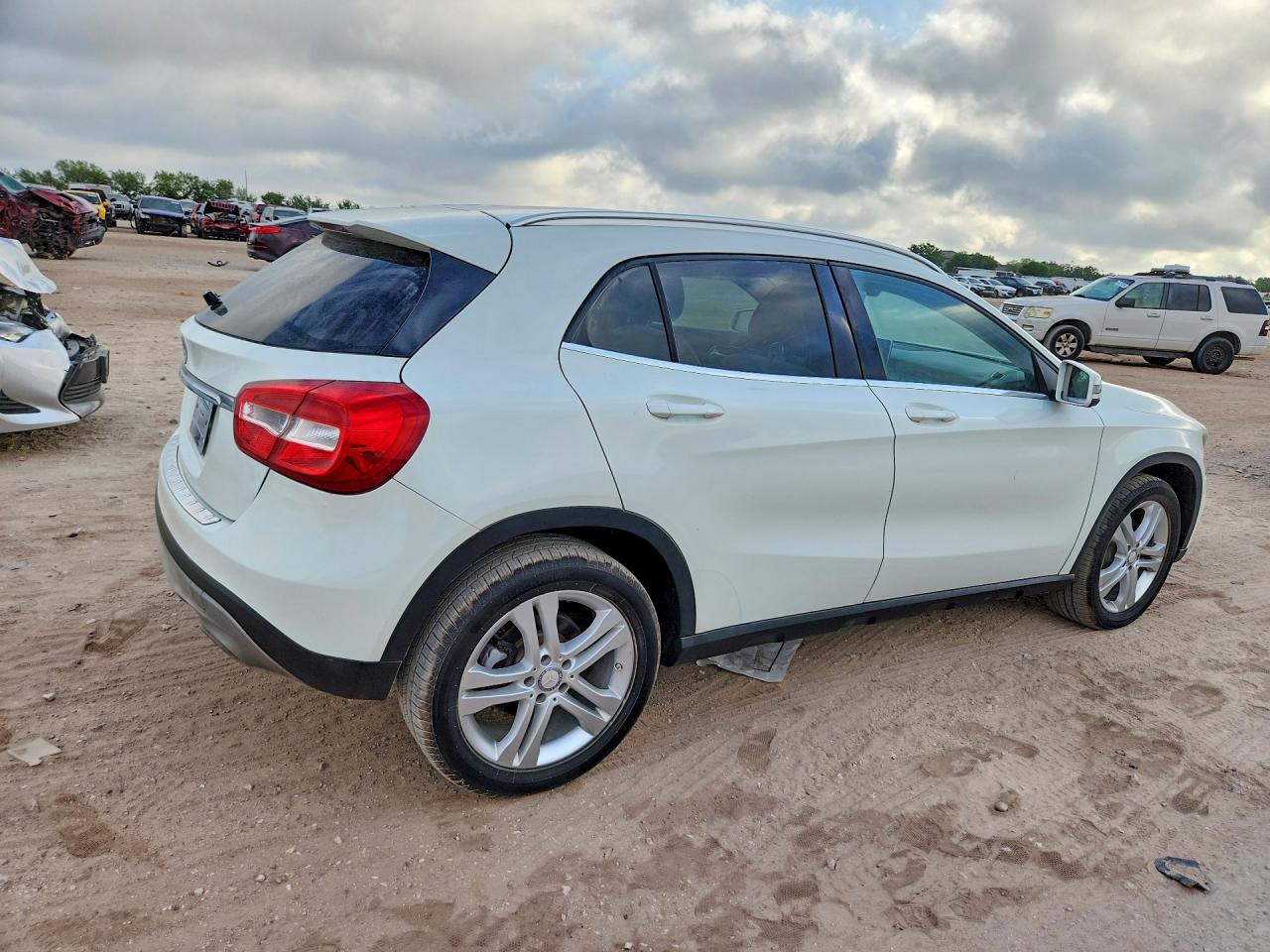 2017 MERCEDES-BENZ GLA-CLASS