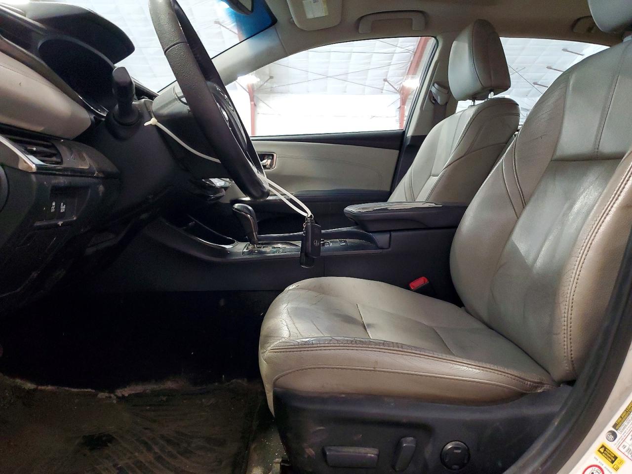 2013 TOYOTA AVALON