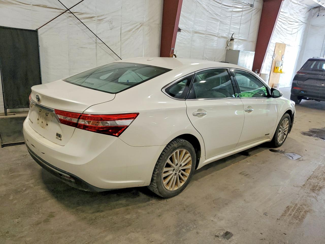 2013 TOYOTA AVALON