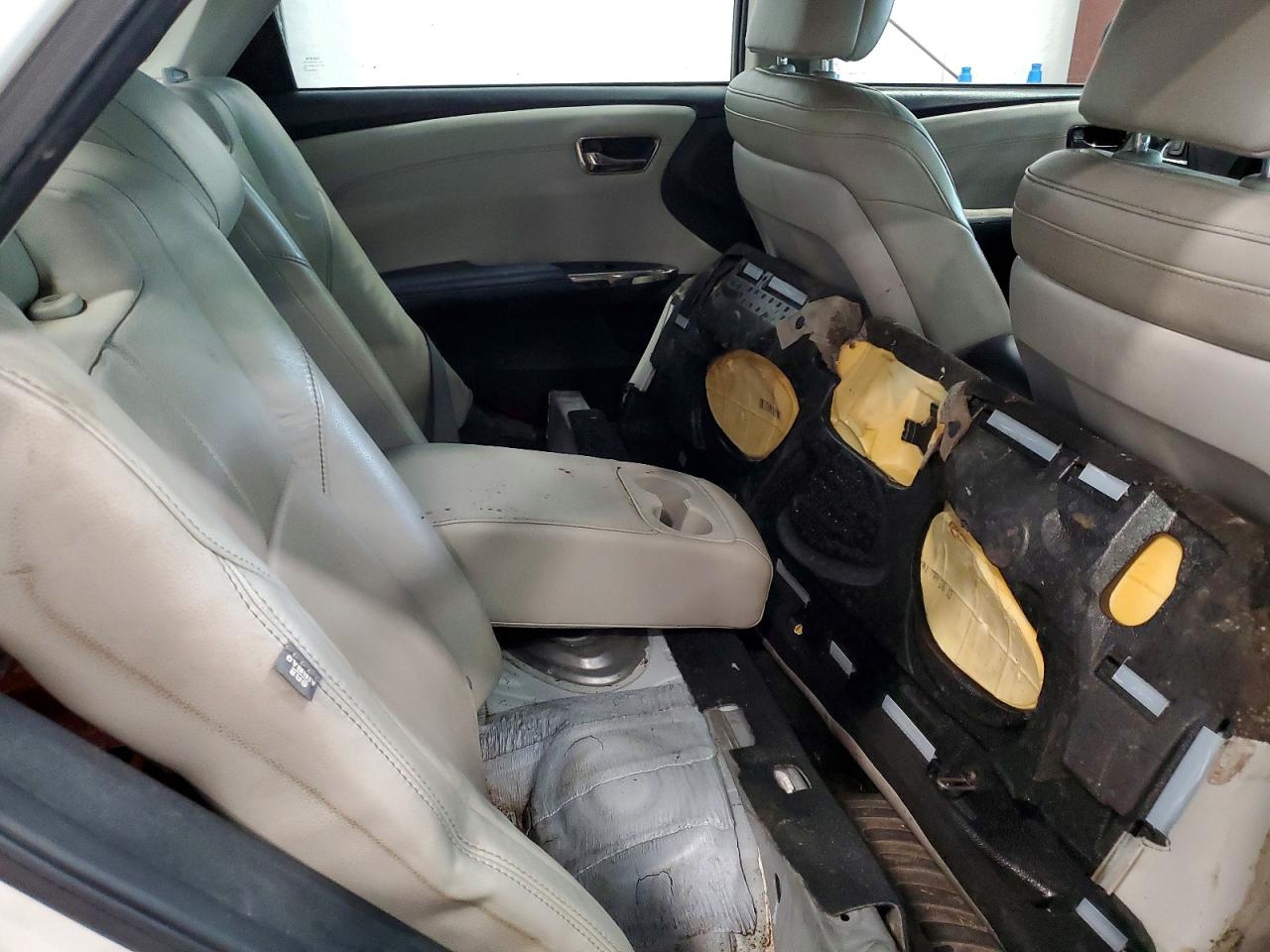 2013 TOYOTA AVALON
