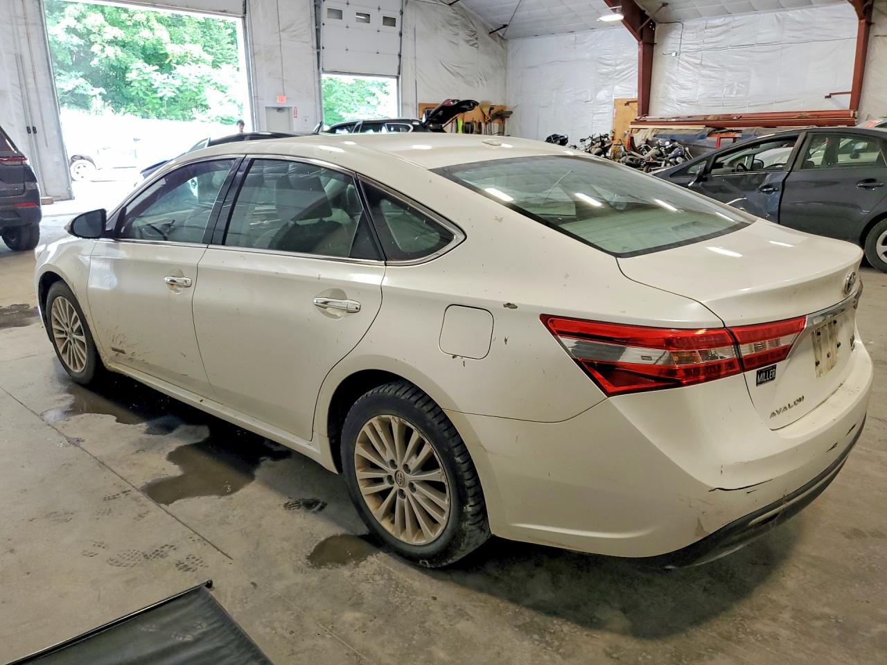 2013 TOYOTA AVALON