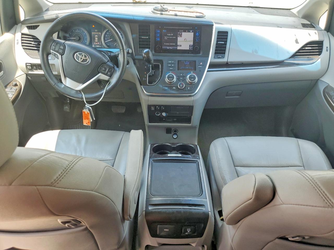 2017 TOYOTA SIENNA