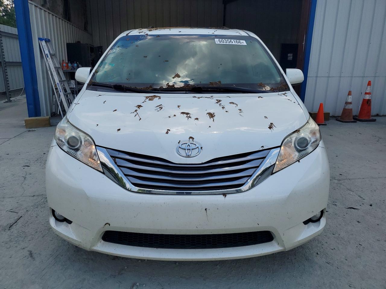 2017 TOYOTA SIENNA