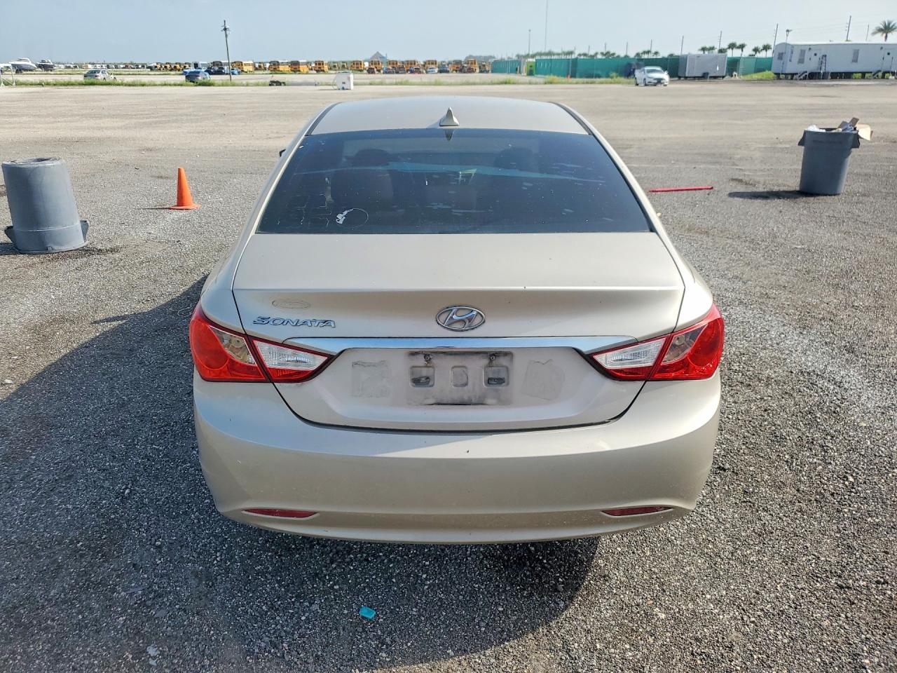 2011 HYUNDAI SONATA