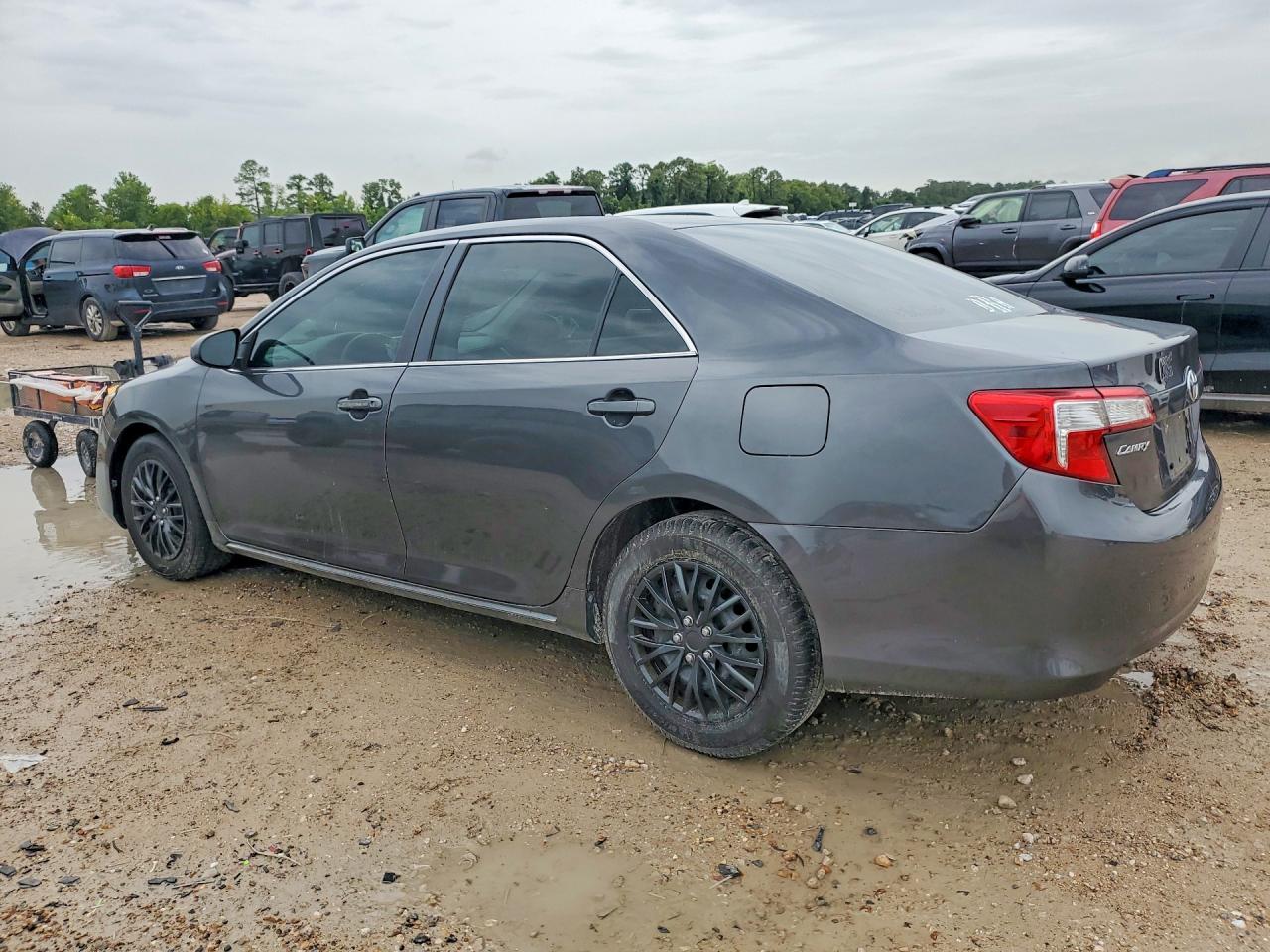 2014 TOYOTA CAMRY