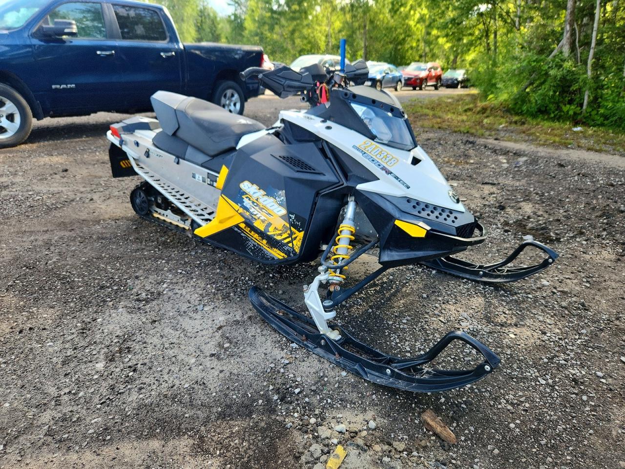 2011 SKID OO MXZ 850
