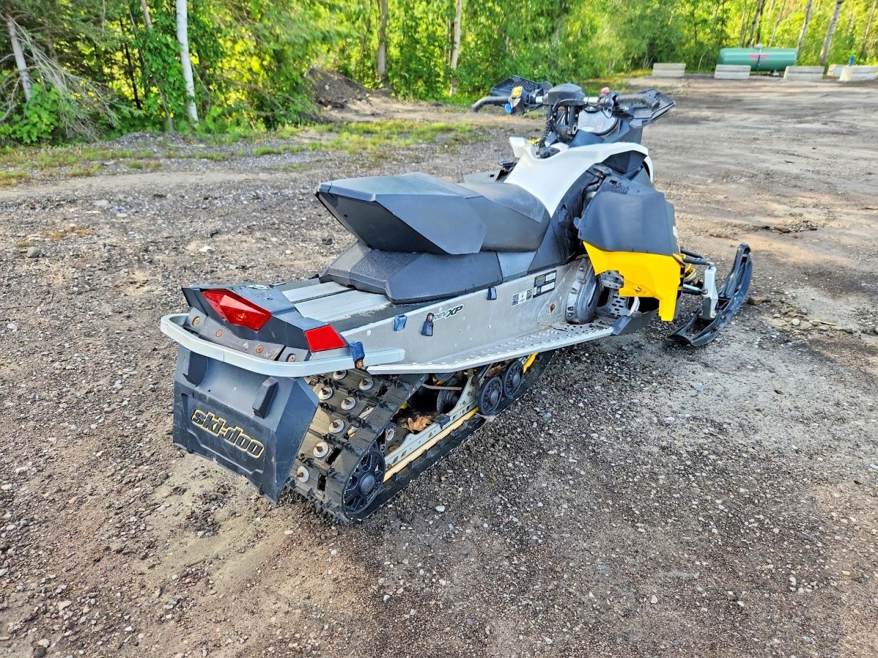 2011 SKID OO MXZ 850