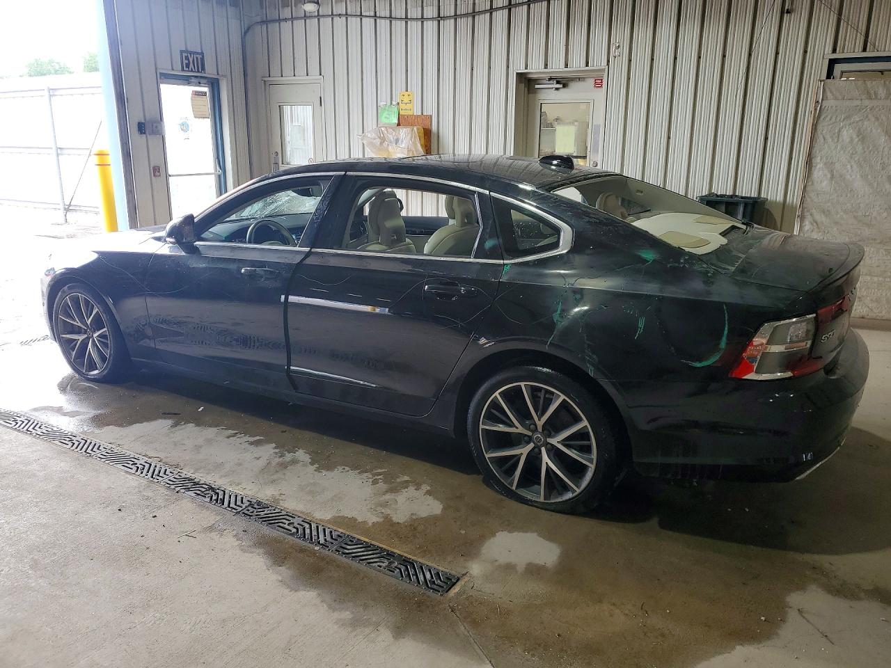2018 VOLVO S90
