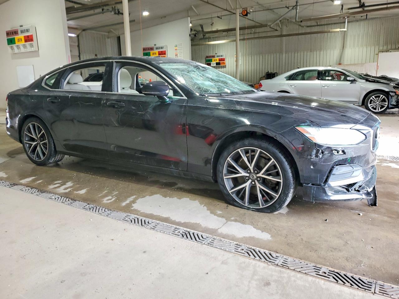 2018 VOLVO S90