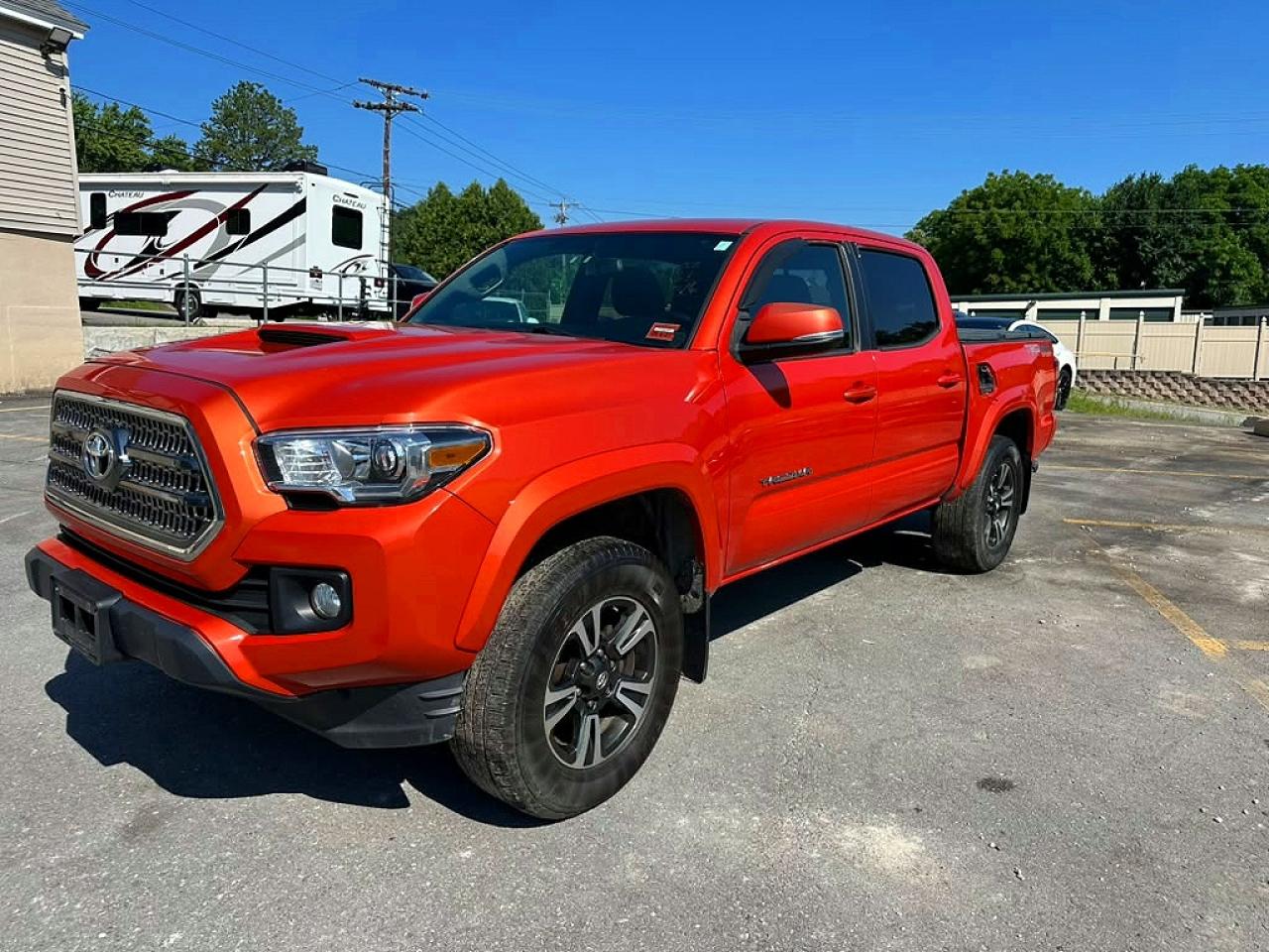 2016 TOYOTA TACOMA