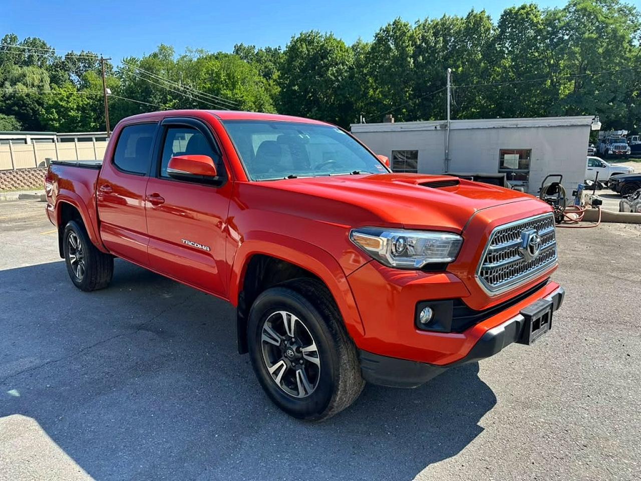 2016 TOYOTA TACOMA