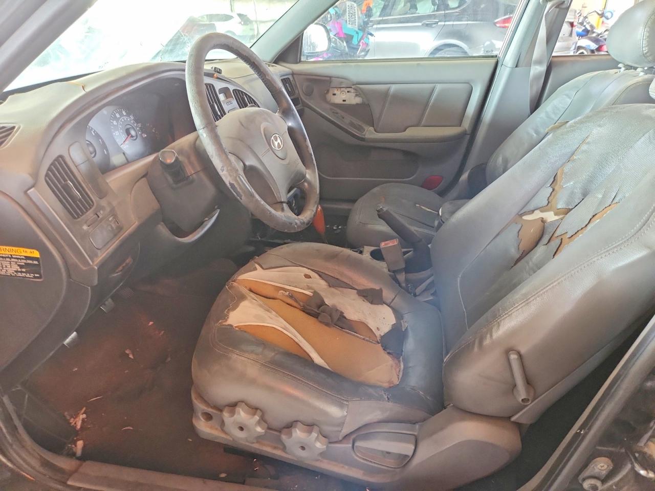 2004 HYUNDAI ELANTRA