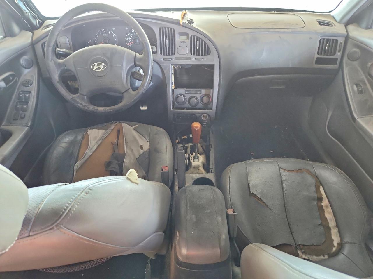 2004 HYUNDAI ELANTRA