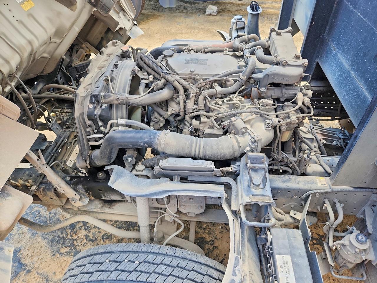 2011 ISUZU NPR