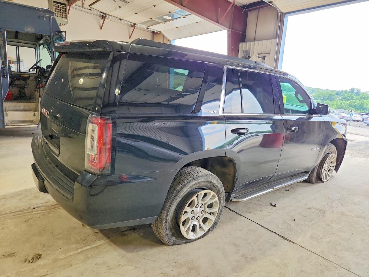 2017 GMC YUKON