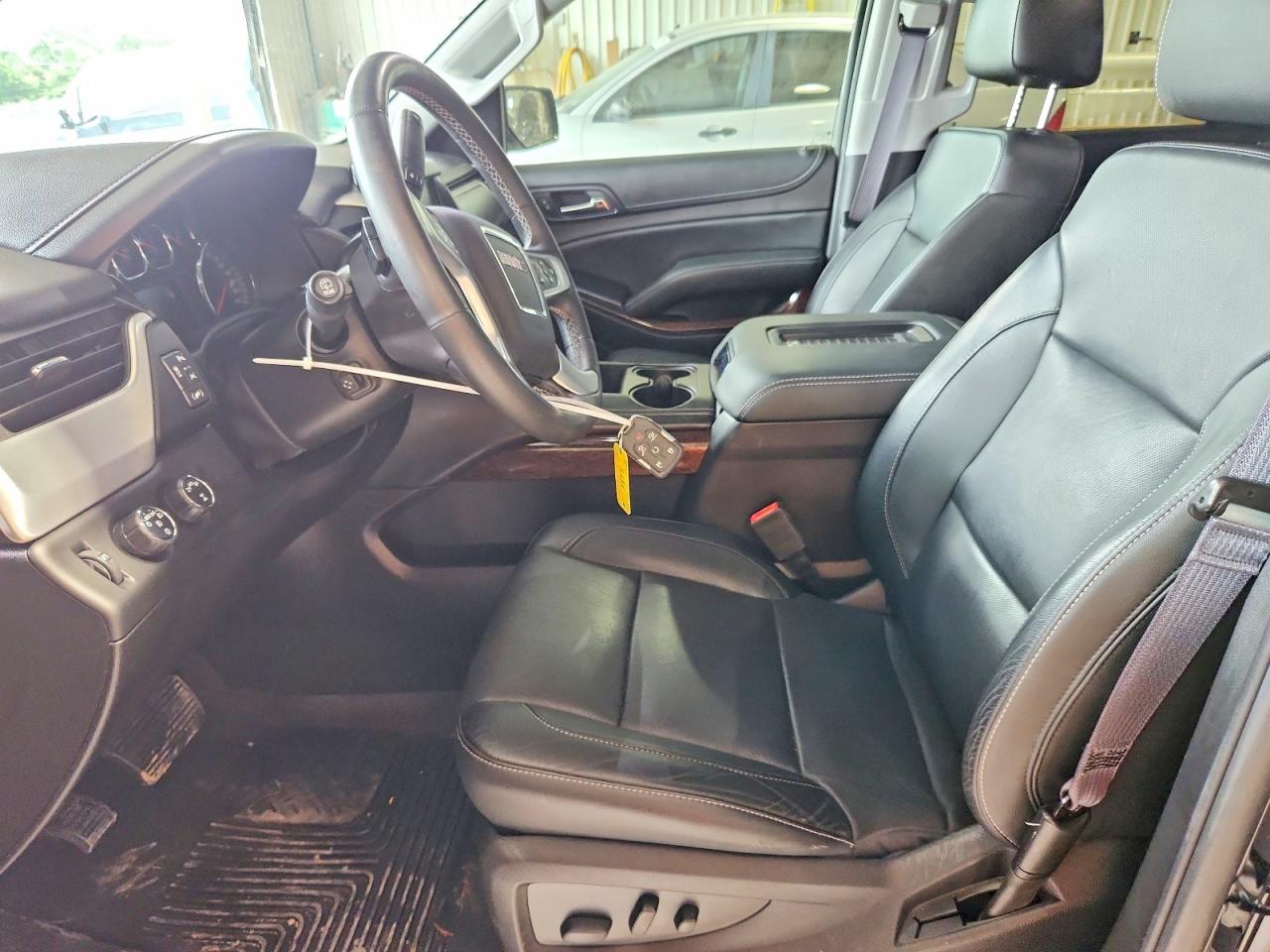 2017 GMC YUKON