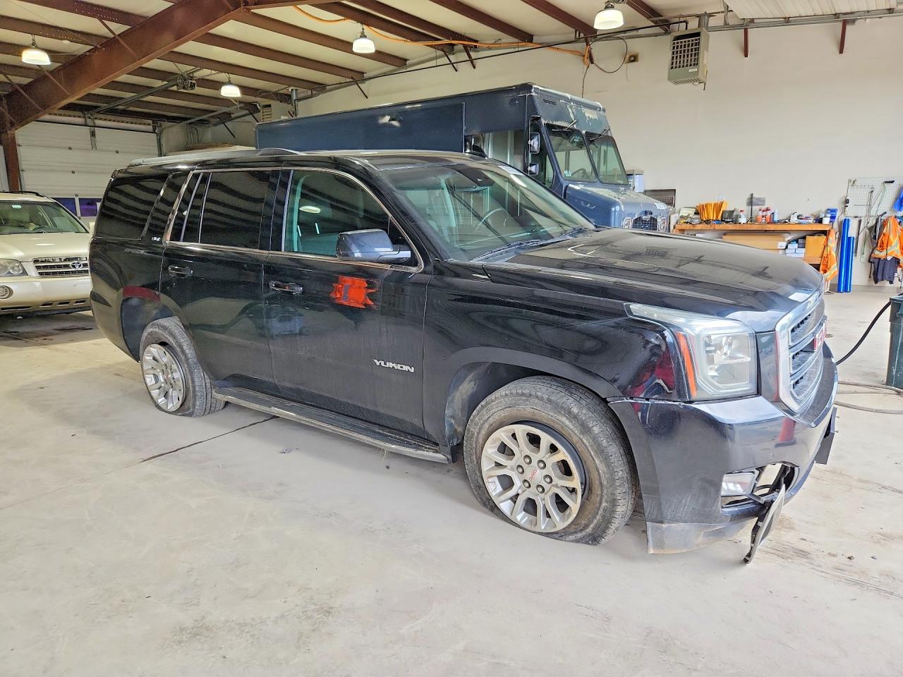 2017 GMC YUKON