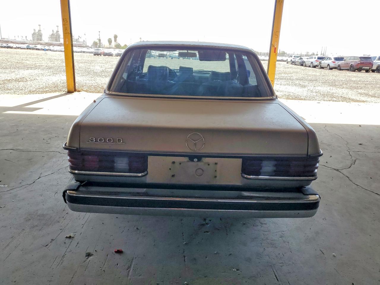 1984 MERCEDES-BENZ 300-CLASS