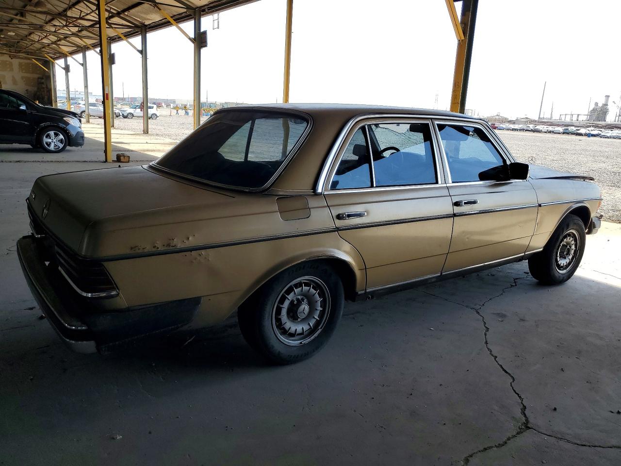 1984 MERCEDES-BENZ 300-CLASS