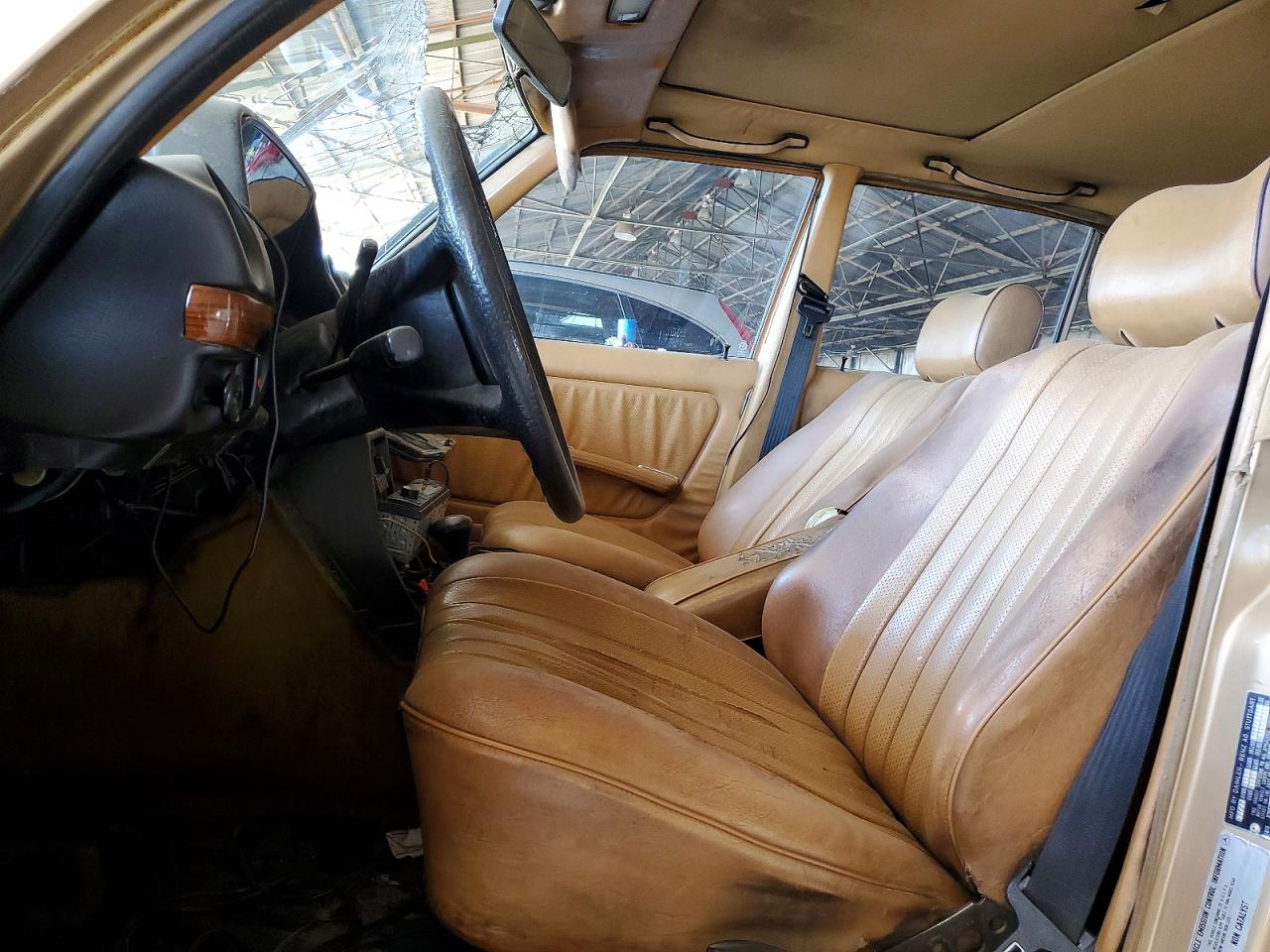 1984 MERCEDES-BENZ 300-CLASS
