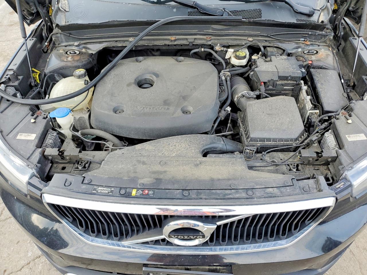2019 VOLVO XC40