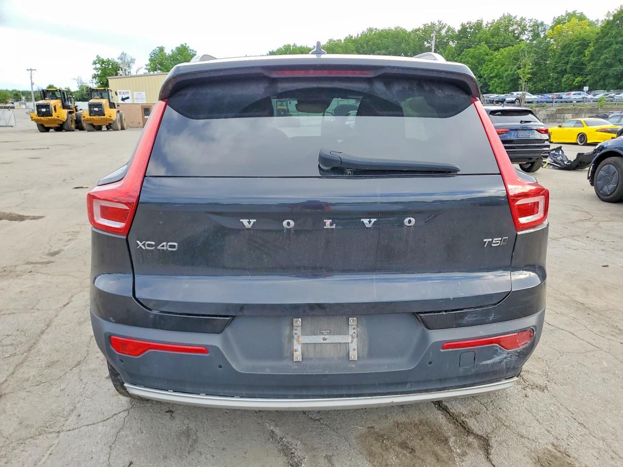 2019 VOLVO XC40