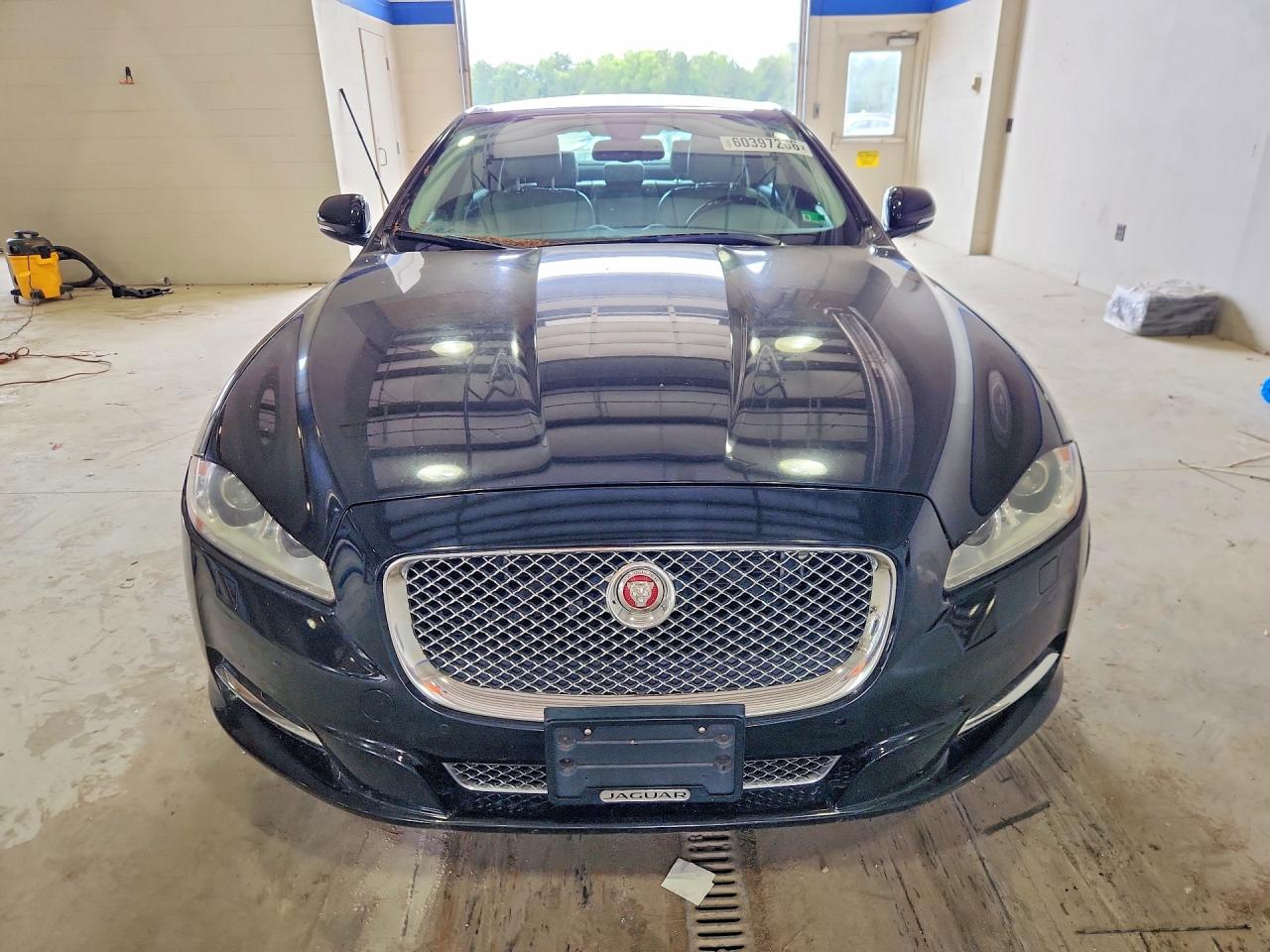 2015 JAGUAR XJ