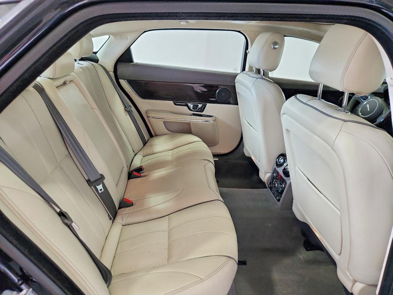 2015 JAGUAR XJ