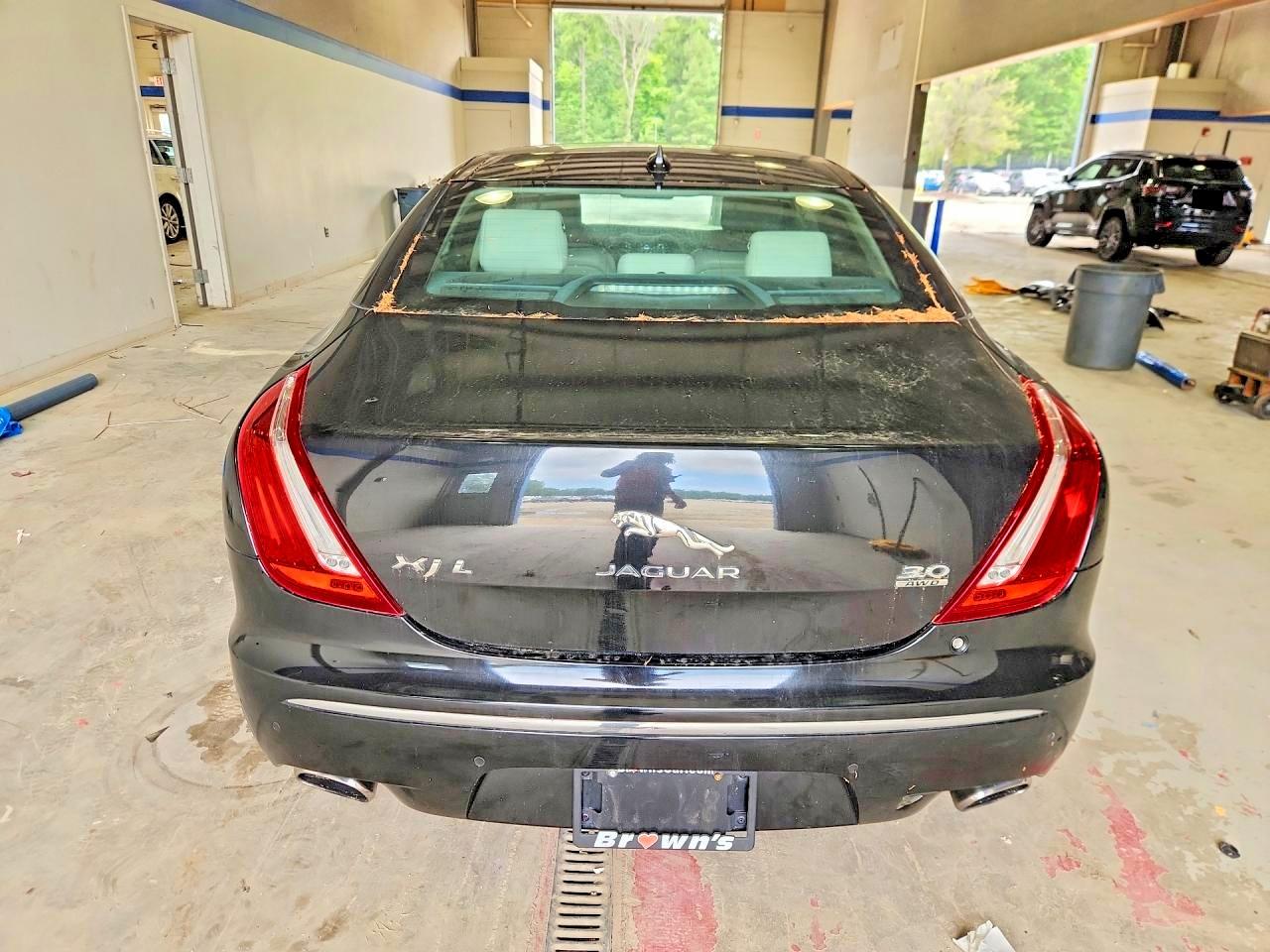 2015 JAGUAR XJ