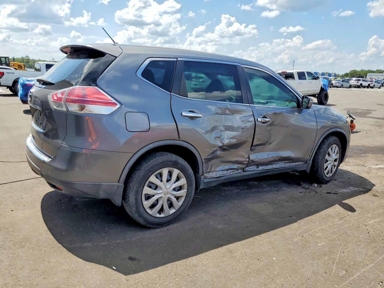 2015 NISSAN ROGUE