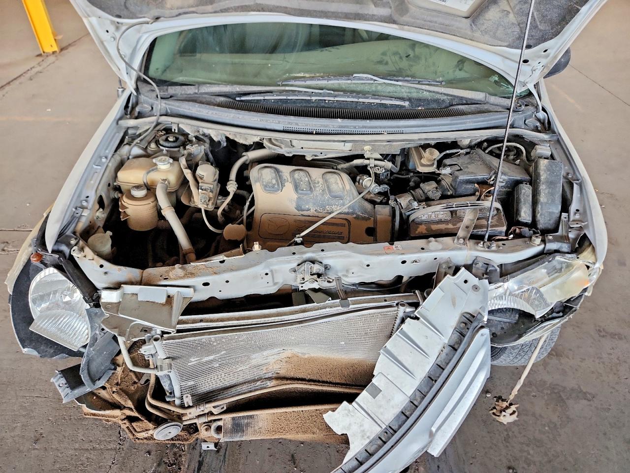 2005 MAZDA MPV
