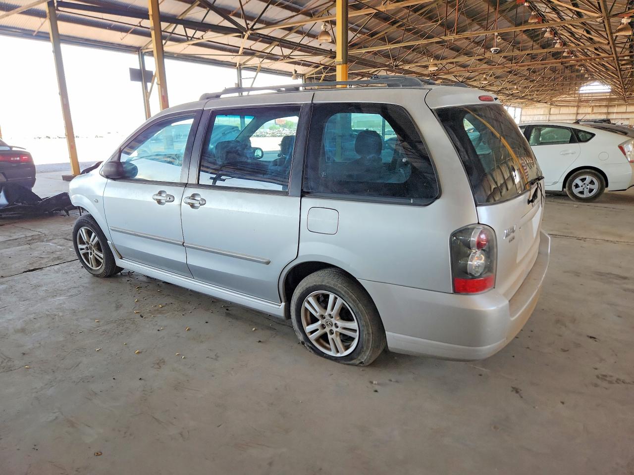 2005 MAZDA MPV