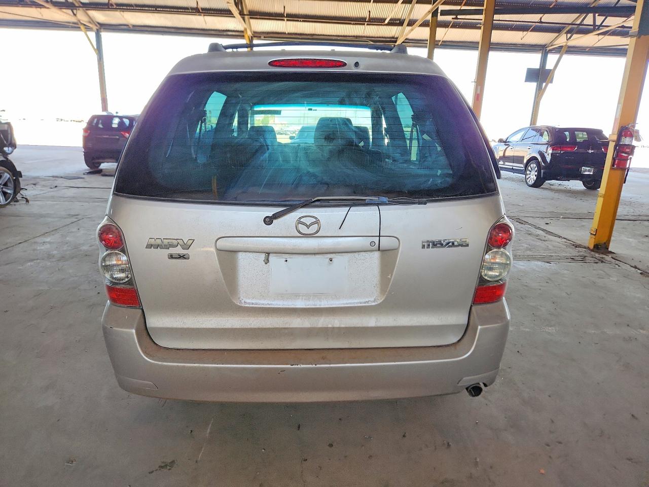 2005 MAZDA MPV