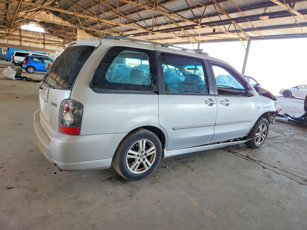 2005 MAZDA MPV