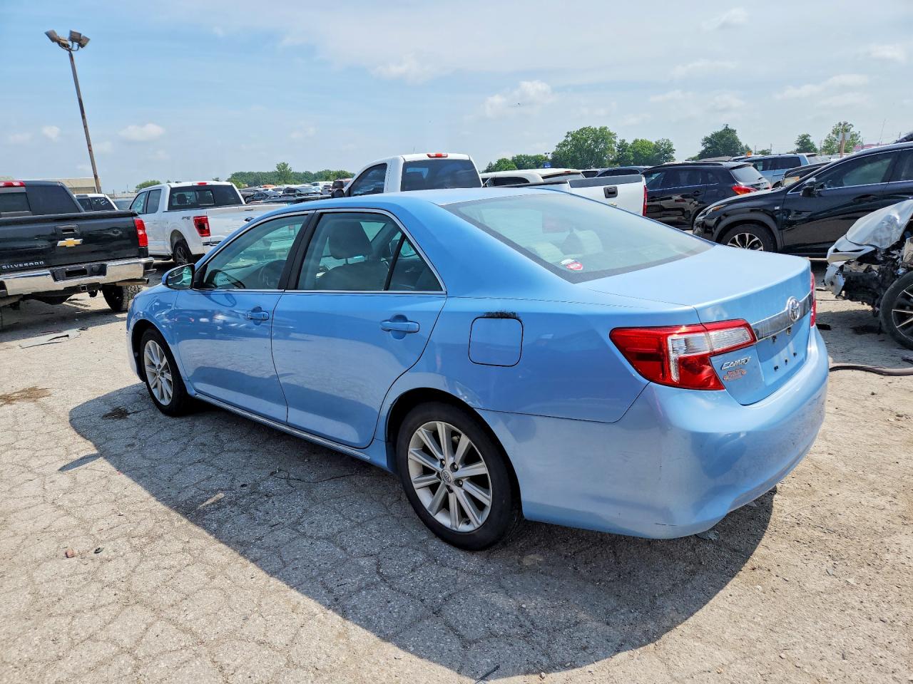 2014 TOYOTA CAMRY