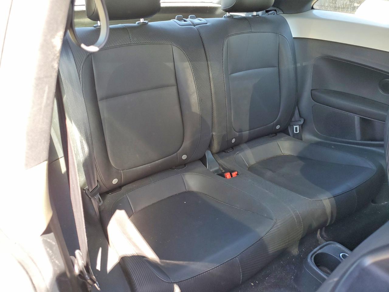 2013 VOLKSWAGEN BEETLE