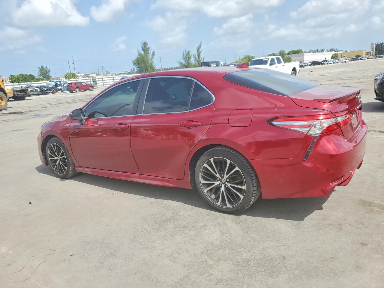 2018 TOYOTA CAMRY