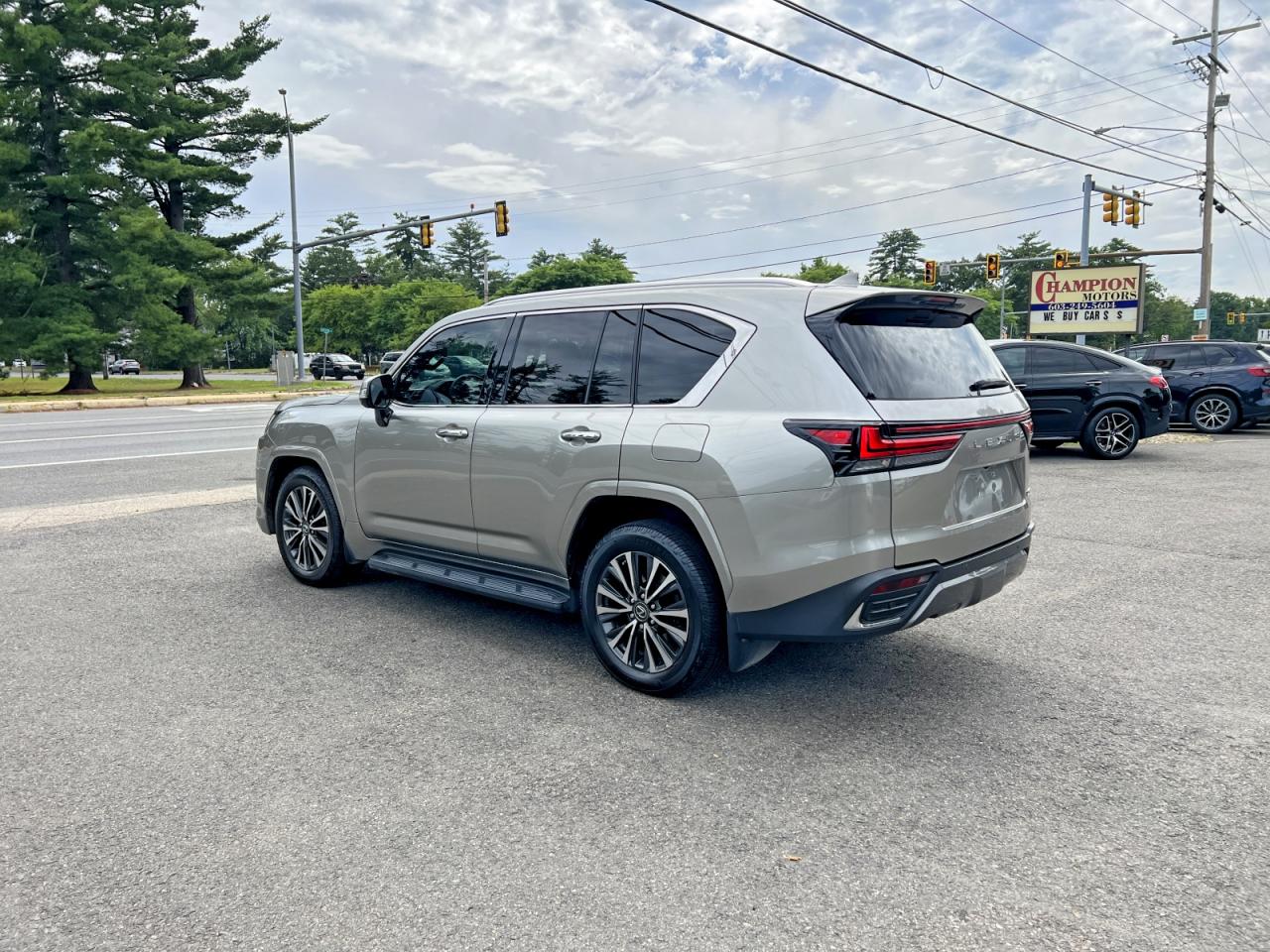 2023 LEXUS