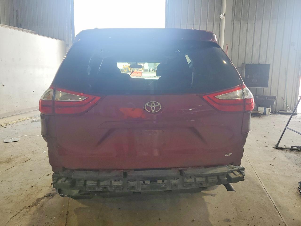2017 TOYOTA SIENNA
