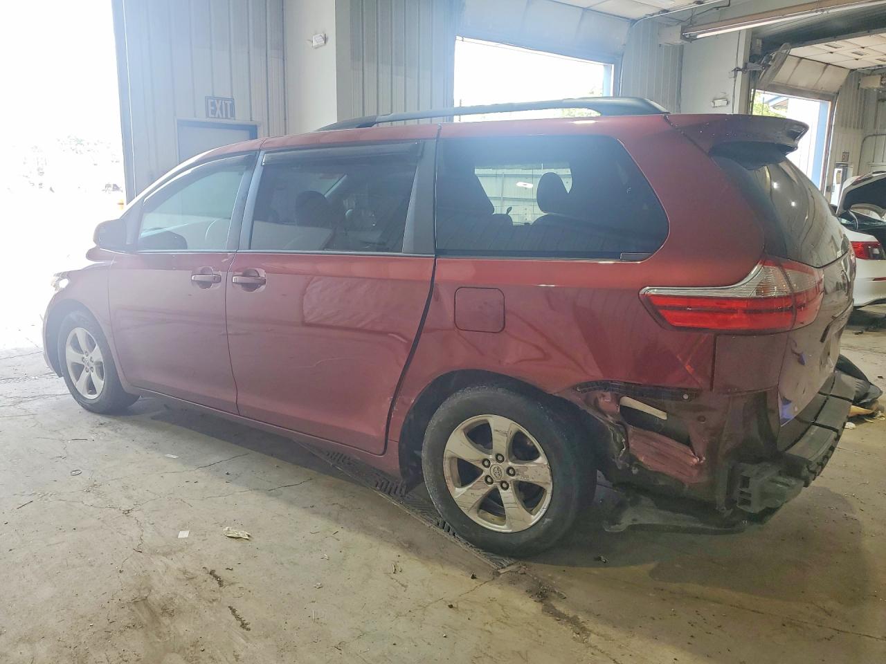 2017 TOYOTA SIENNA