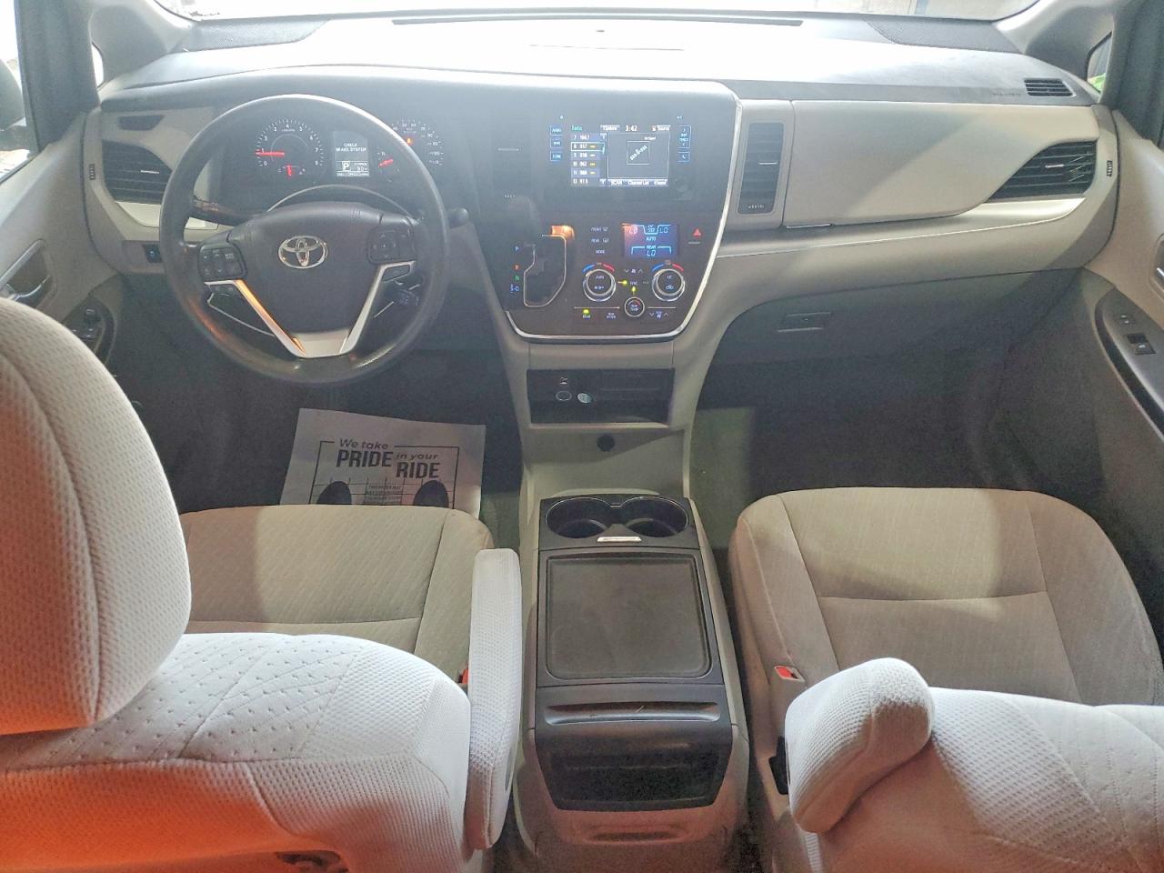 2017 TOYOTA SIENNA
