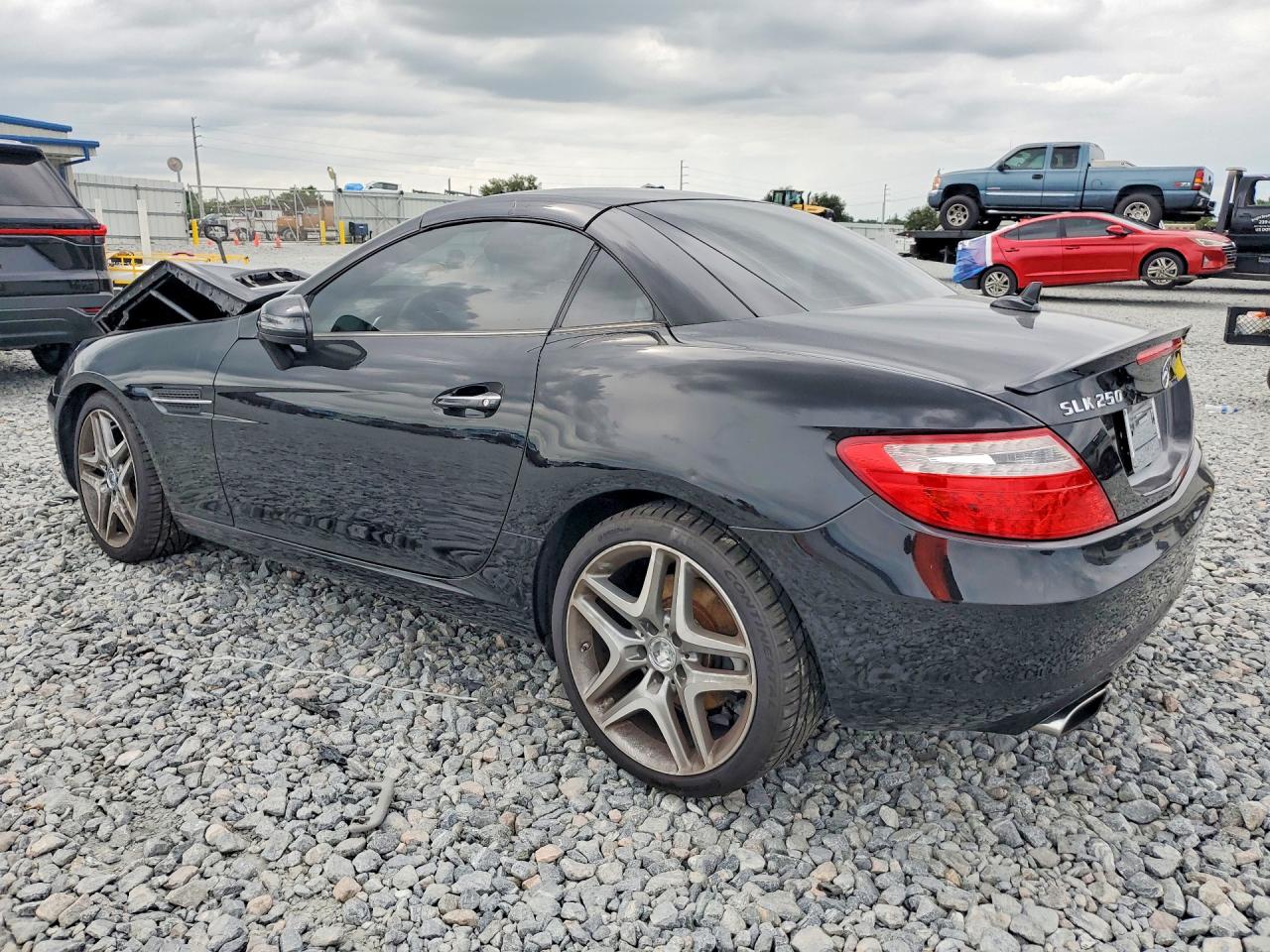2013 MERCEDES-BENZ SLK-CLASS