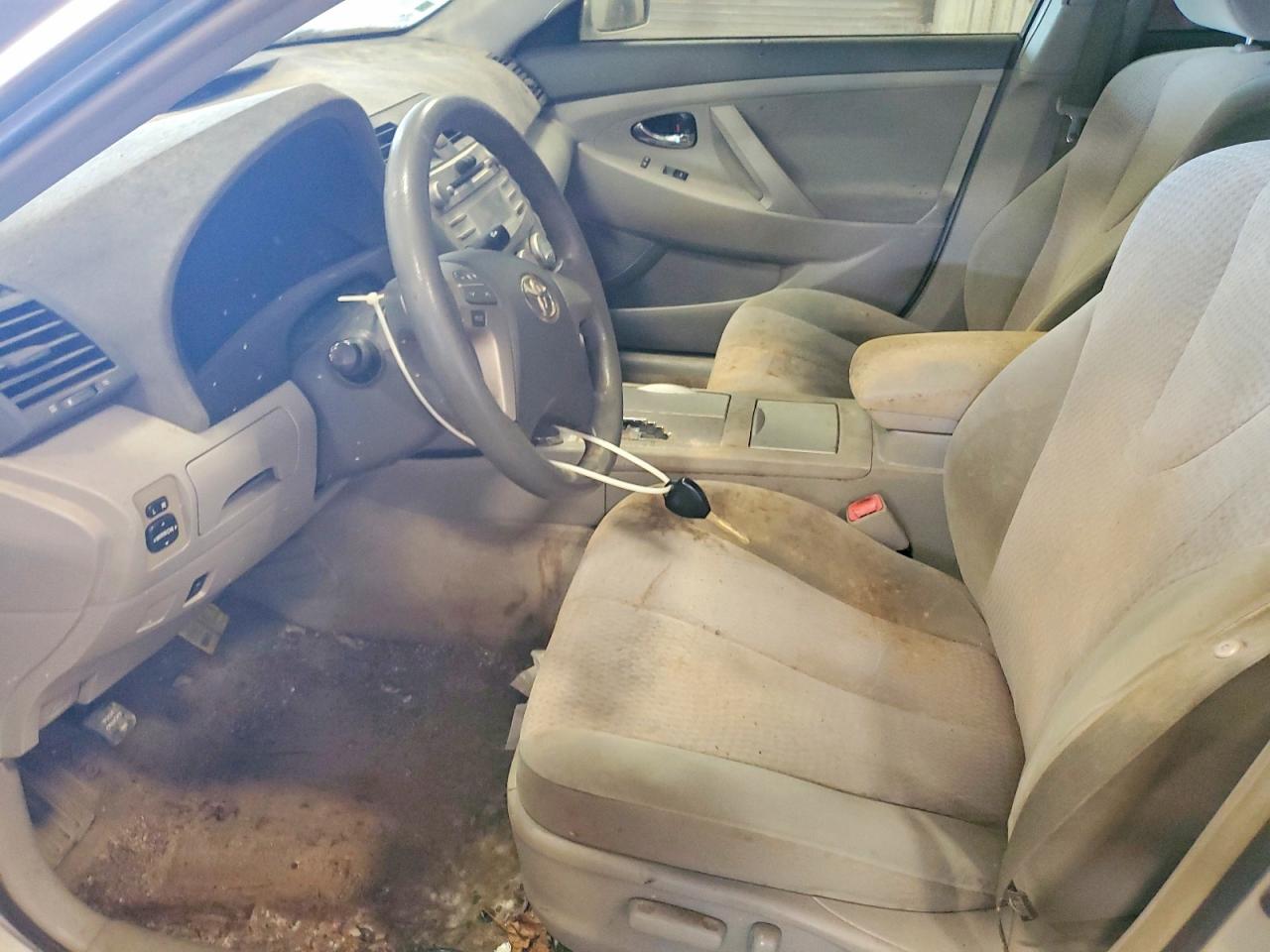 2011 TOYOTA CAMRY