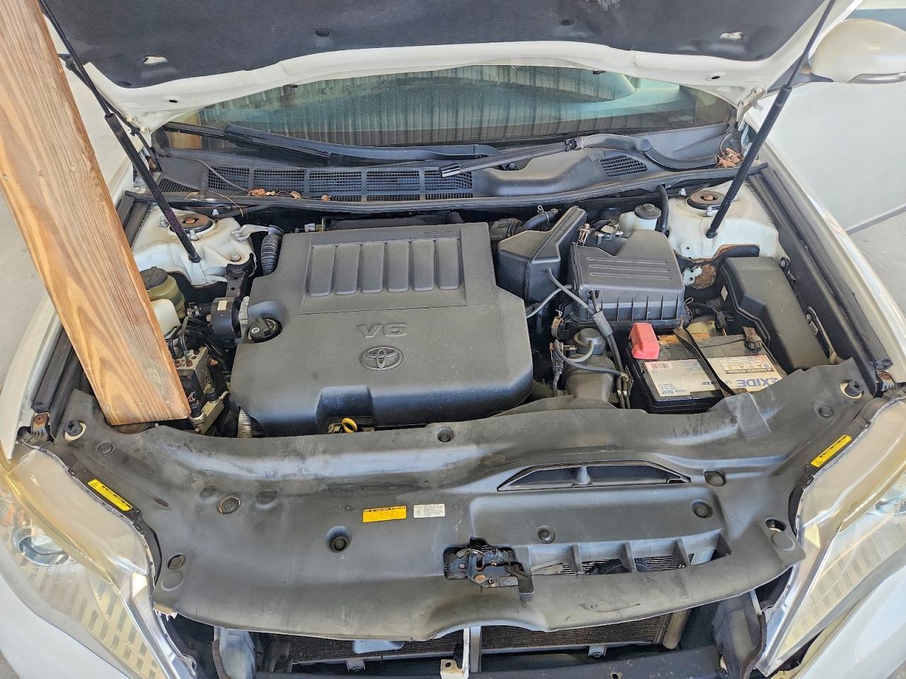 2012 TOYOTA AVALON
