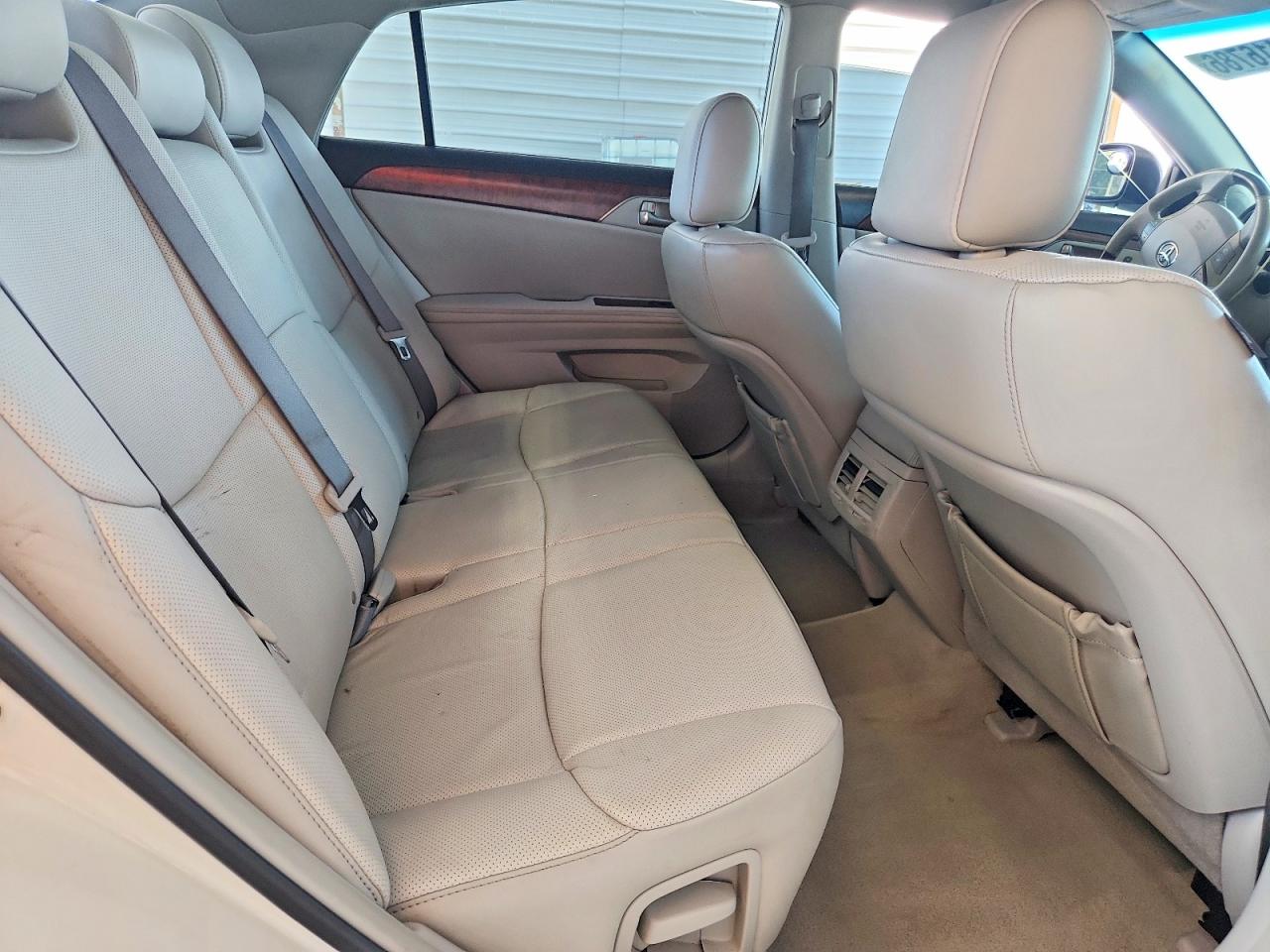 2012 TOYOTA AVALON